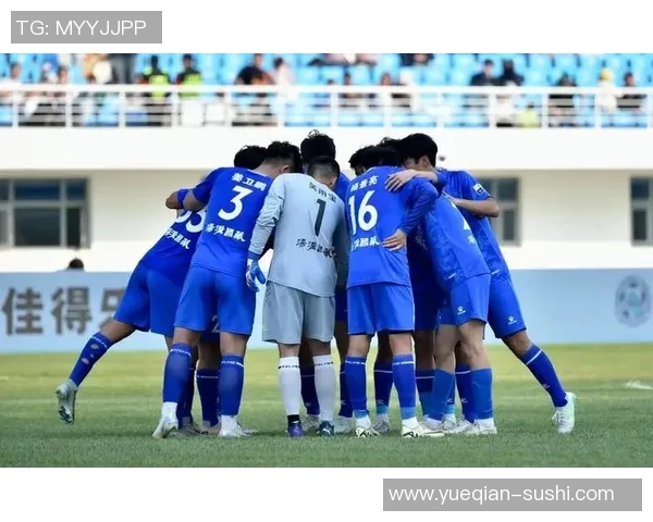 蓝色足球队7号球星引领胜利之路 彰显实力与领导风采