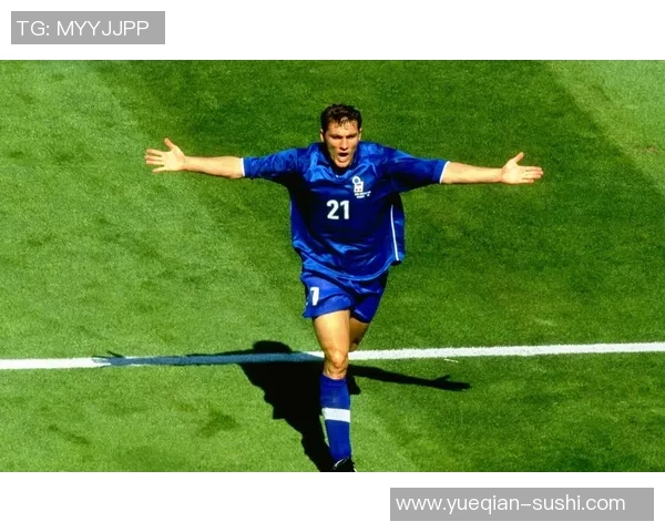 足球明星高强度训练曝光展现非凡技巧与拼搏精神震撼球迷